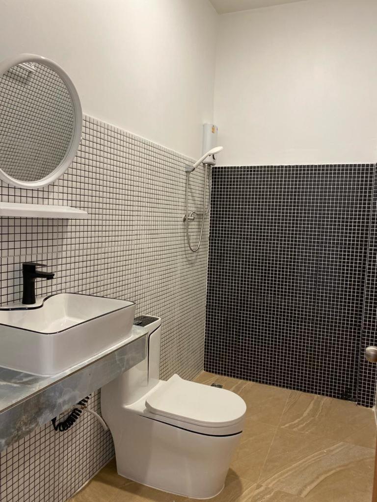 B2 Hotel Саваннакхет Экстерьер фото